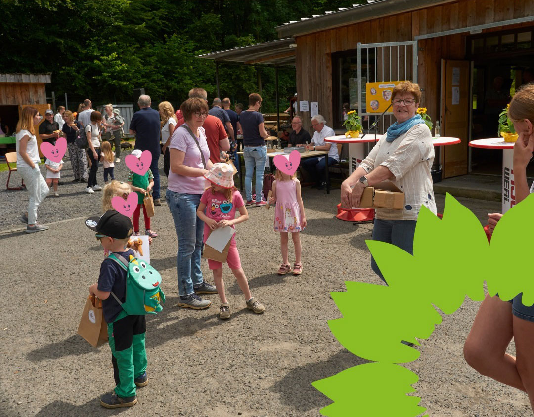 Familien beim Jubiläum des Werler Waldlabor